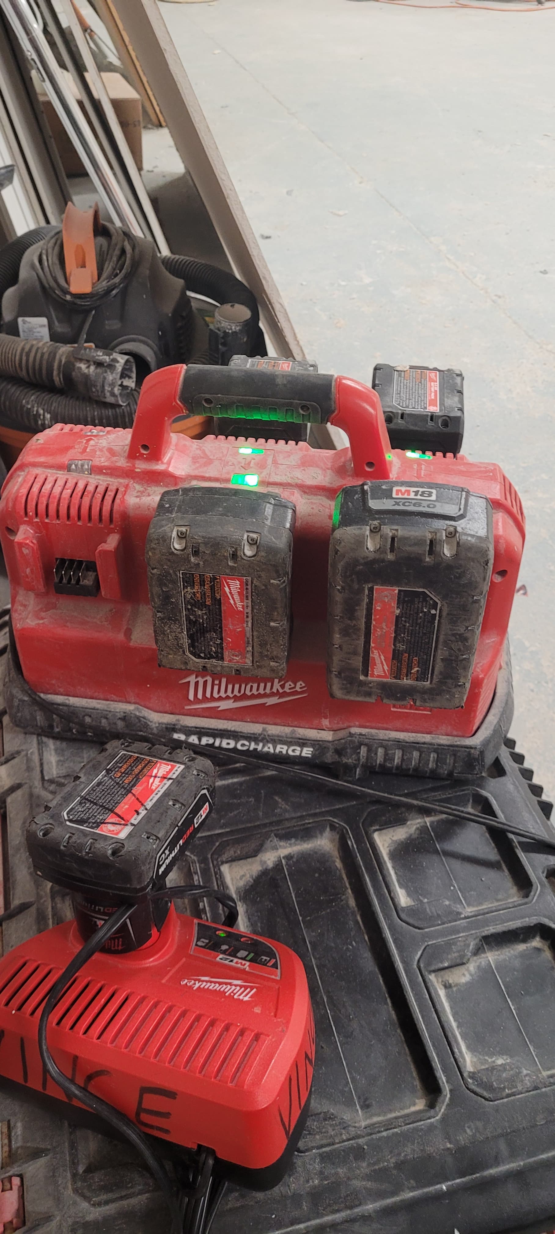 Milwaukee 6-Port Rapid Charger