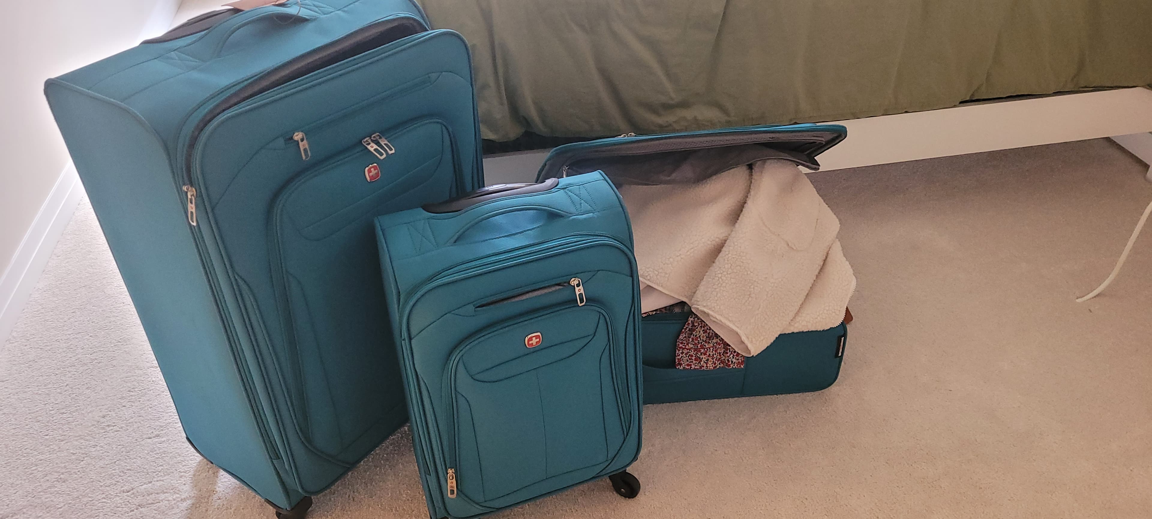 SwissGear Luggage - 3 sizes