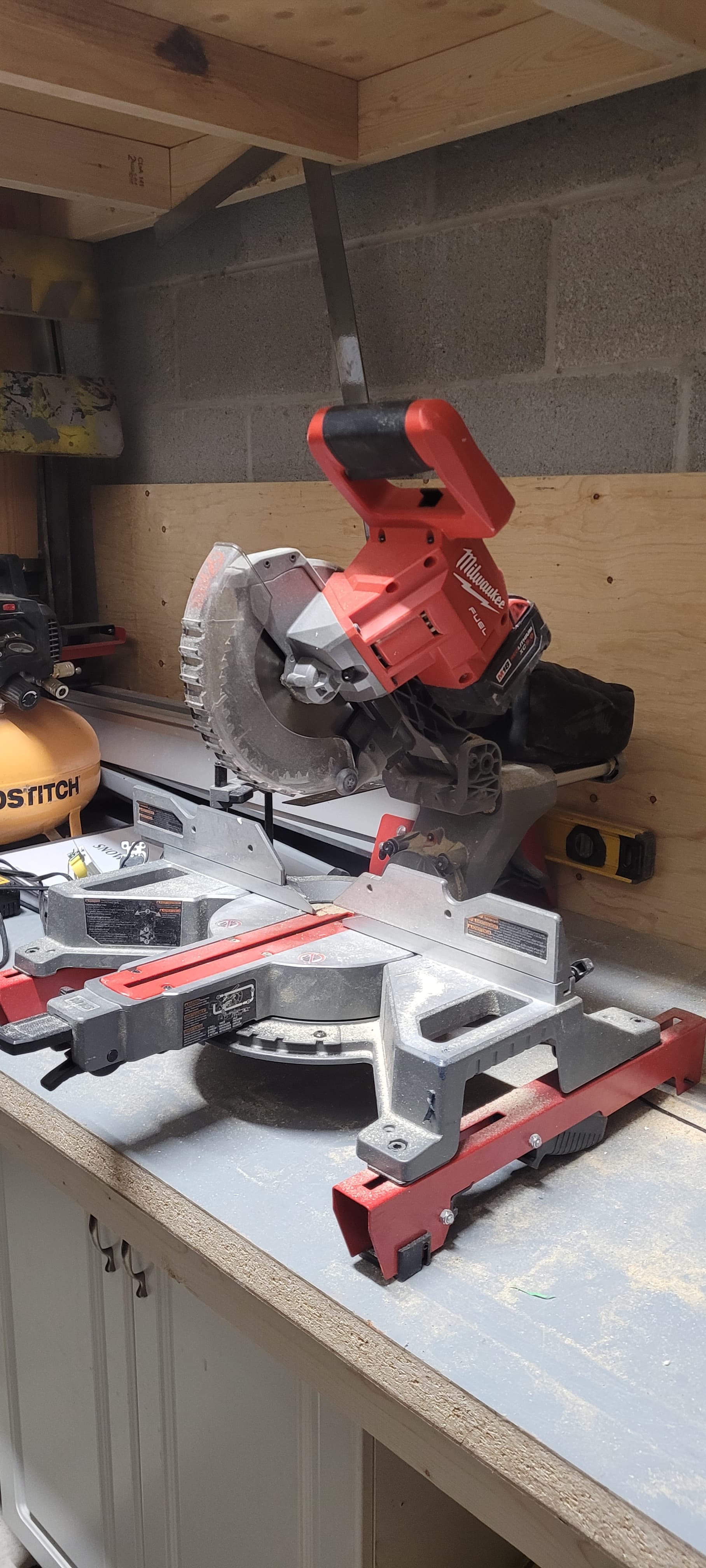 Milwaukee M18 Sliding Bevel Mitre Saw