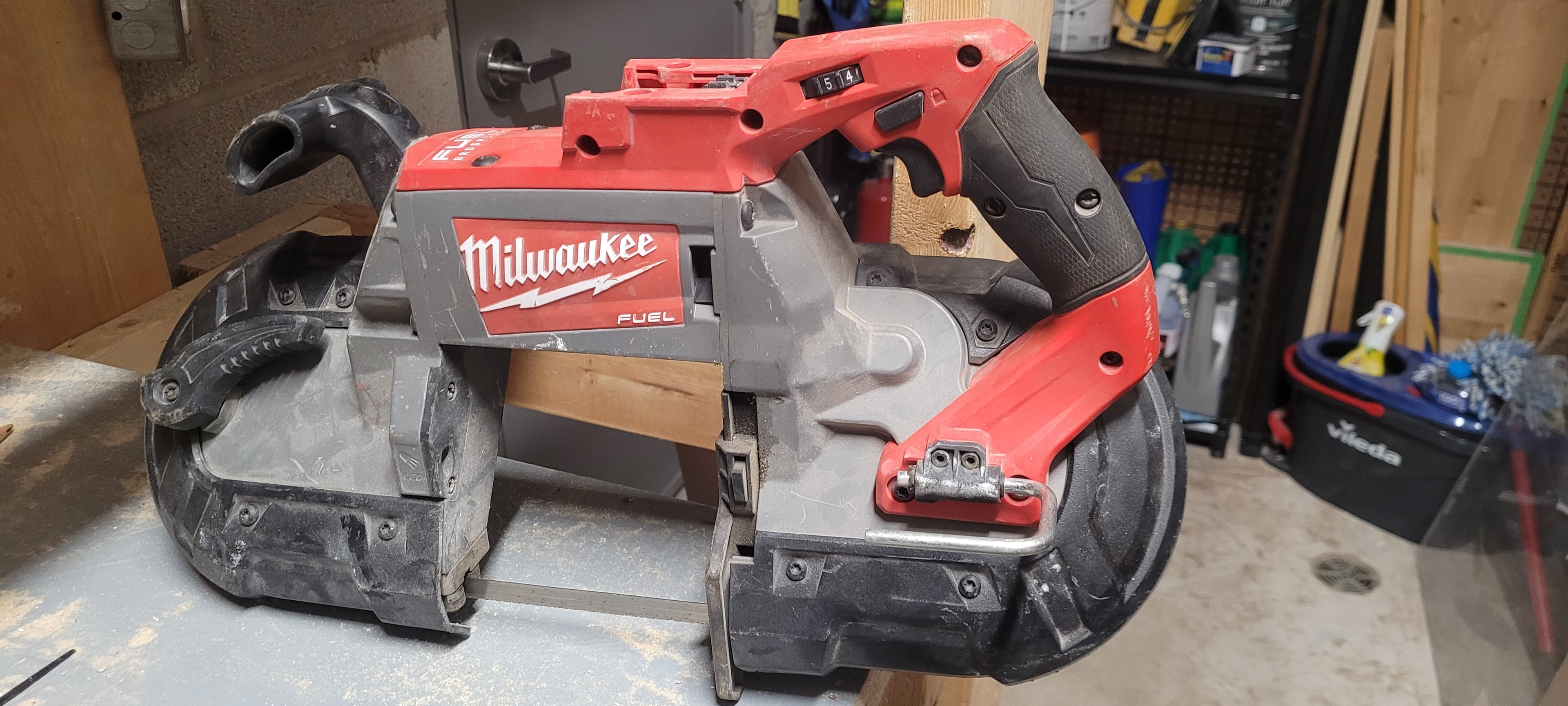 Milwaukee M18 Compact Bandsaw