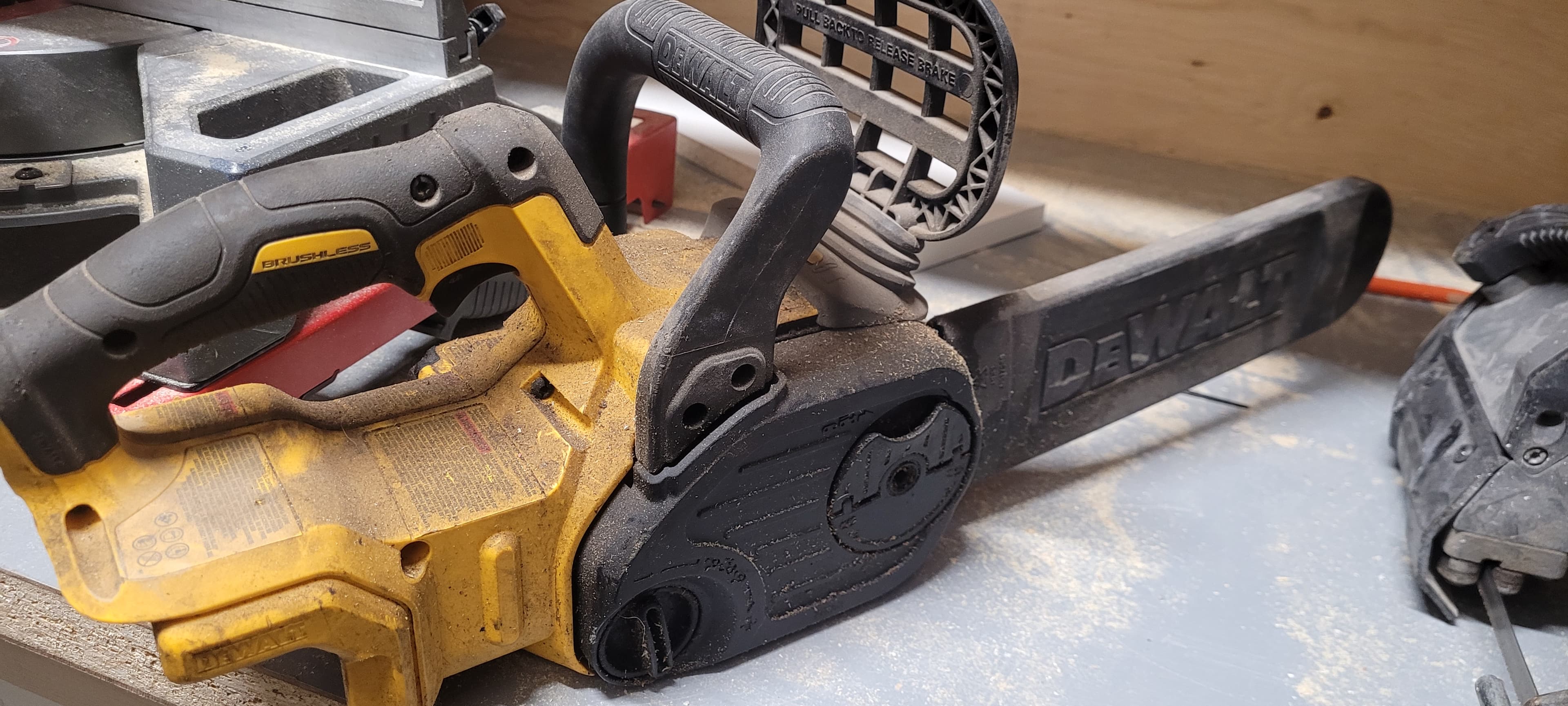 DeWalt 20V Chainsaw with 6Ah Battery